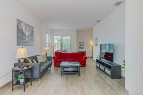 Downtown 2 Story Loft, Sleeps 6, Pet Friendly, 10' ceilings, Unit230
